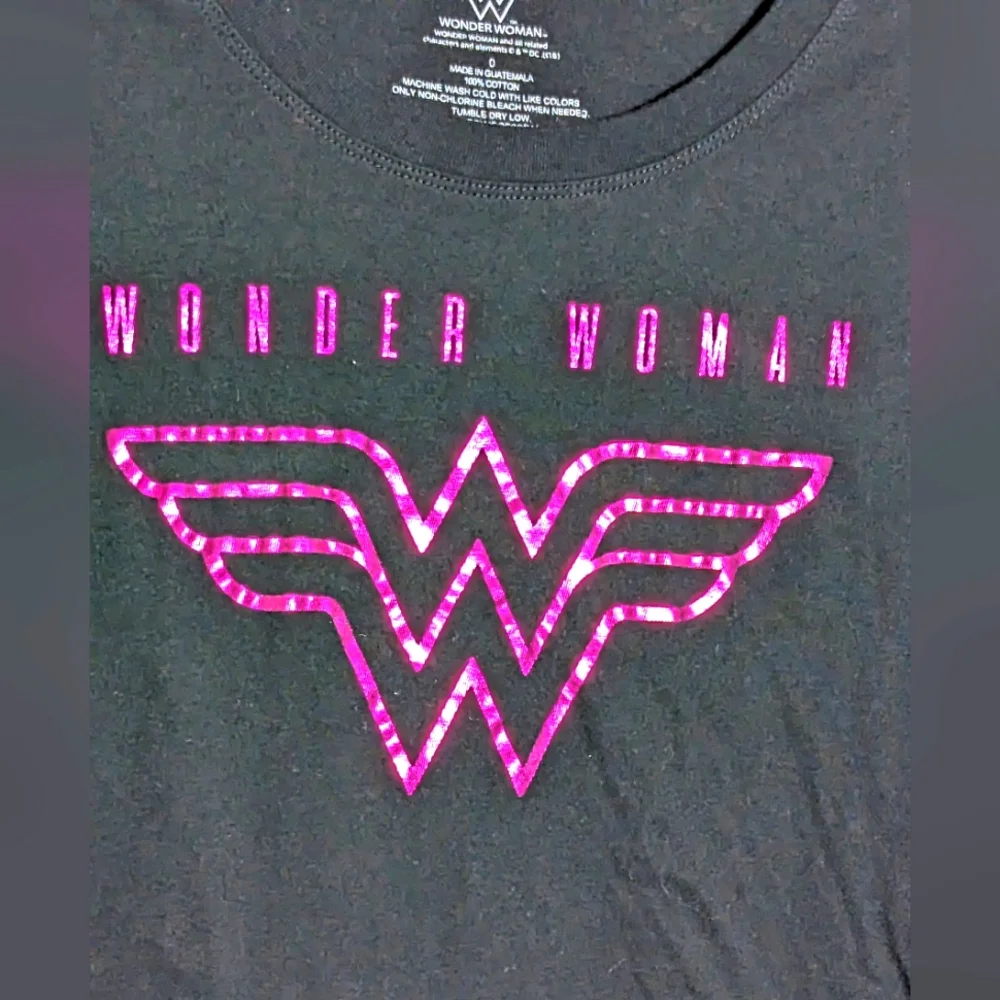 Women's Wonder Woman Black T-shirt, Sparkly Pink Graphic|‎ Size 0